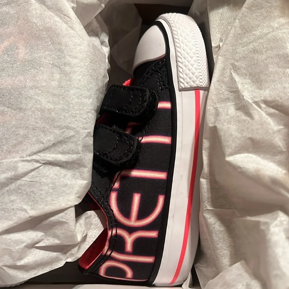Converse Chuck Taylor All Star 2v Low Top Sneaker | Pretty Strong | NEW in BOX💕